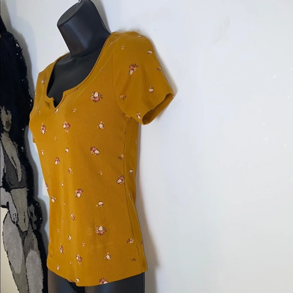 Old Navy Yellow Fitted Short Sleeve T-Shirt